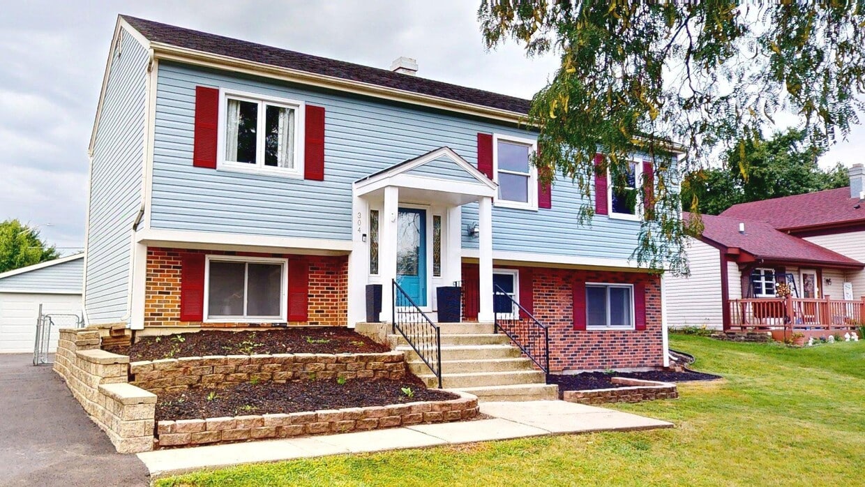 Primary Photo - 304 Jackson St