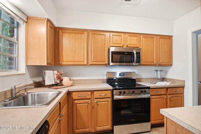 Foto del edificio - 1846 Mallory St