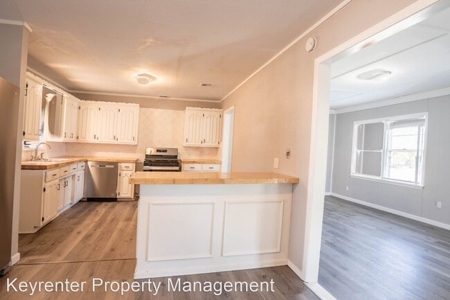 Building Photo - 3 br, 1 bath House - 4839 S Vancouver Ave
