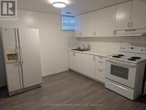 Building Photo - 41 Russfax Dr