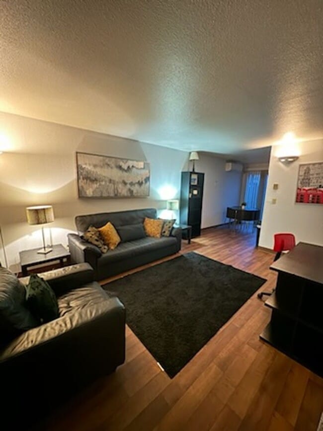 Building Photo - Corvallis Triplex