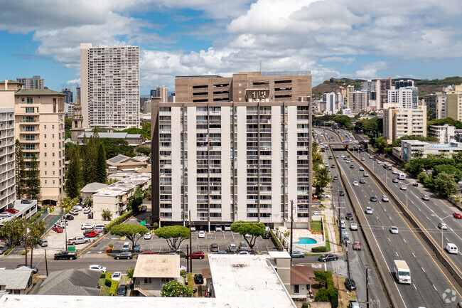 Building Photo - Alexander Arms Condominiums