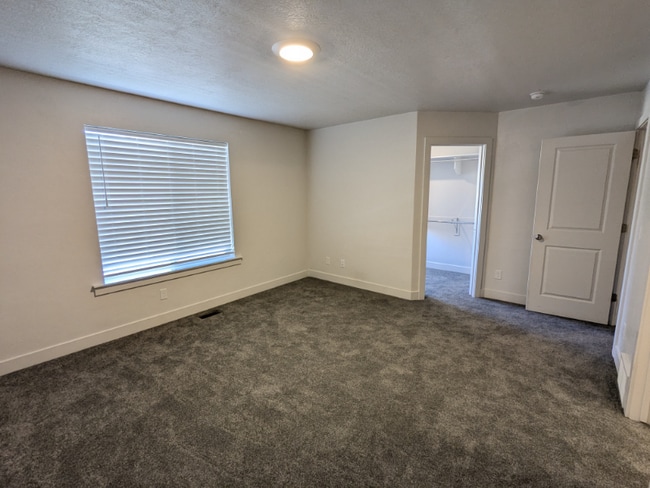 Building Photo - 335 S 1580 E