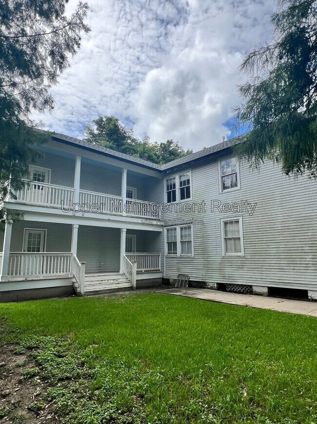 Building Photo - 1533 Lowerline St