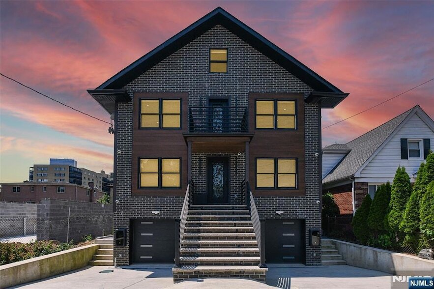 Photo - 332 Coolidge Ave