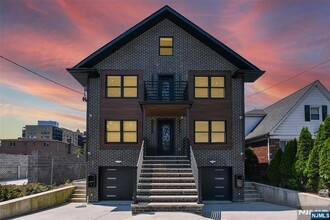 Building Photo - 332 Coolidge Ave