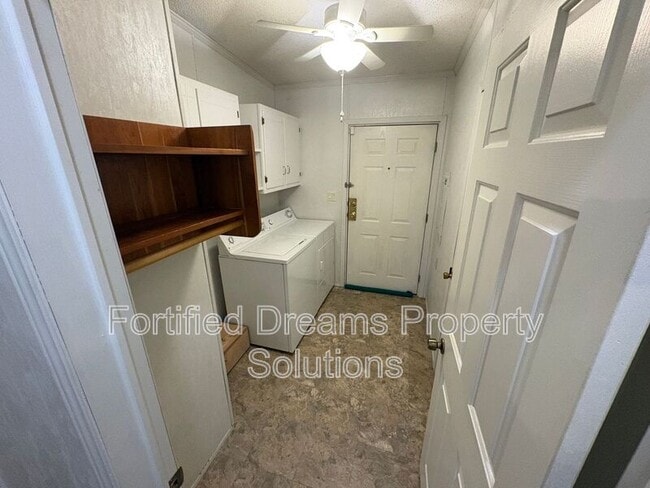 Foto del edificio - 1980 Bethania-Rural Hall Rd