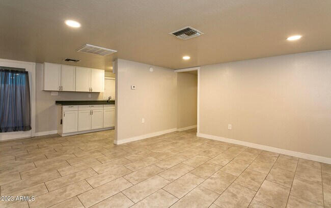 Building Photo - 13849 N 12th St