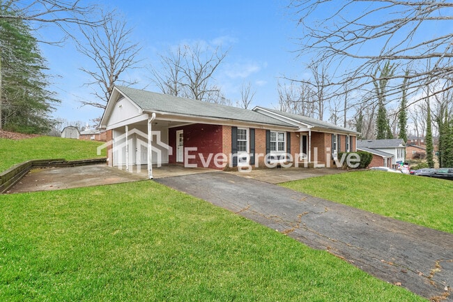 Building Photo - 118 Peachtree Ln