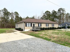 Building Photo - 309 Rustic Rd