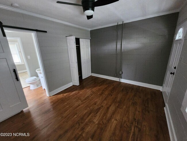 Foto del edificio - 402 S Holly St
