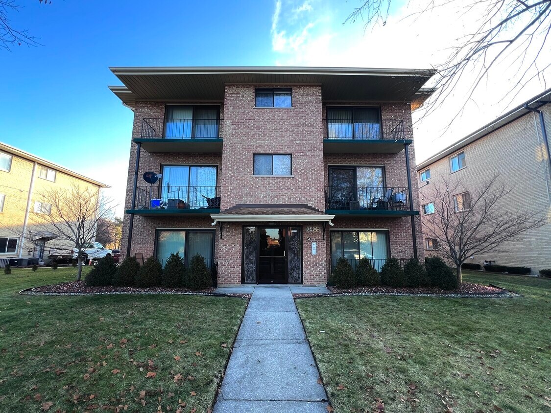 10405 Mansfield Ave, Oak Lawn, IL 60453 House Rental in Oak Lawn, IL