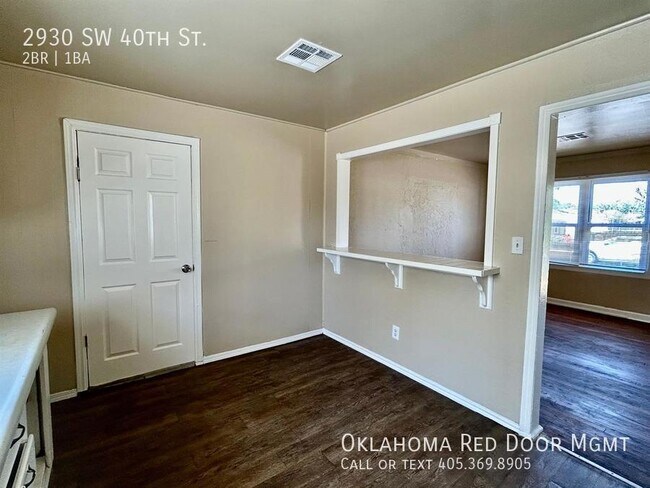 Building Photo - 2930 SW 40th St