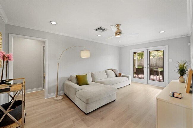 Foto del edificio - 9331 Highmeadow Dr