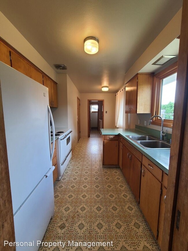 Foto del edificio - 3 br, 1.5 bath House - 4705 NW Harney Street
