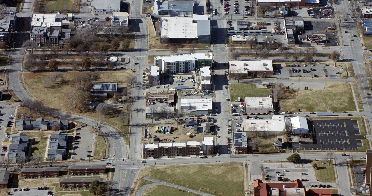Building Photo - Quinlan Row