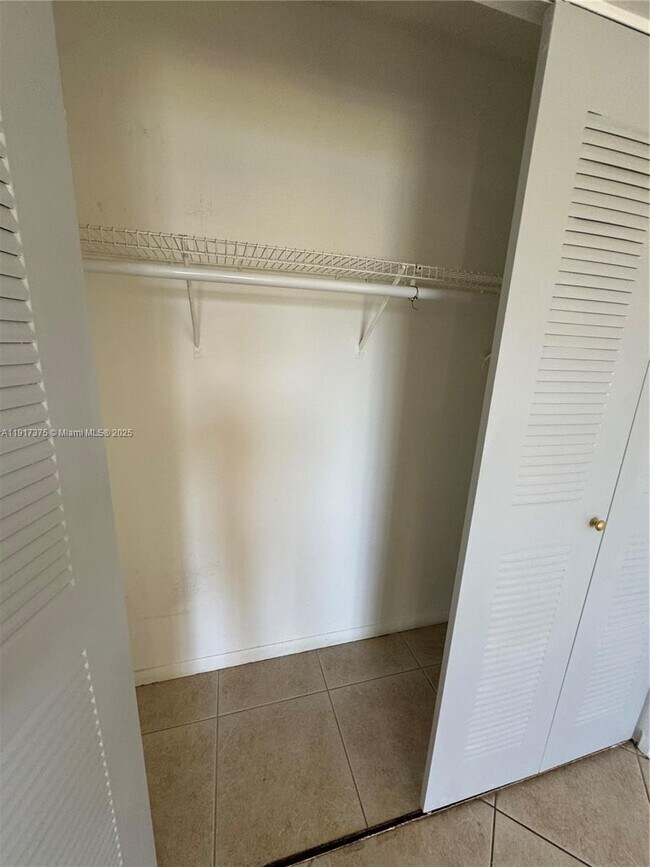 Foto del edificio - 1460 Jefferson Dr