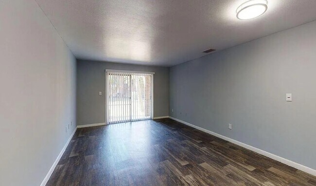 Foto del edificio - 10605 N 56th St