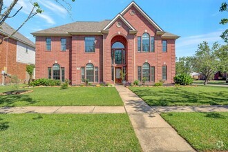 Building Photo - 301 Winding Oak Ln S