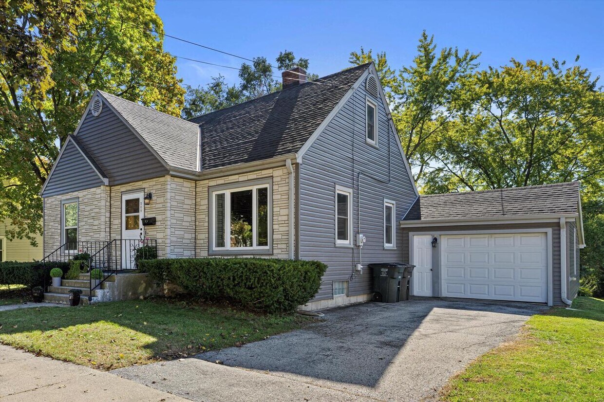 209 Oakland Ave, Mukwonago, WI 53149 House Rental in Mukwonago, WI