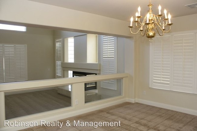 Building Photo - 5 br, 3 bath House - 10961 Holyrood Ct
