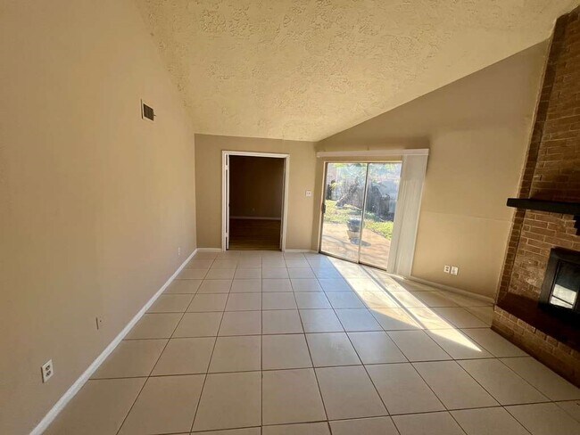 Foto del edificio - 13511 Quetzal Ln