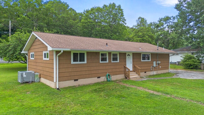 Building Photo - 1331 Phils Dr