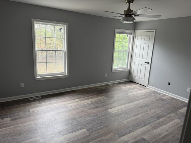 Foto del edificio - 1700 Lone Oak Rd