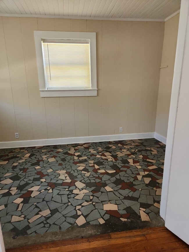 Building Photo - 4978 Jean St