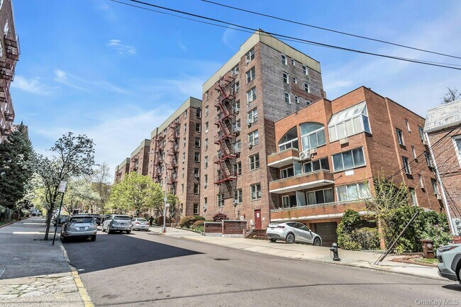 Foto del edificio - 67-25 Clyde St