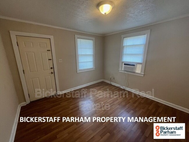 Building Photo - 206 44th St