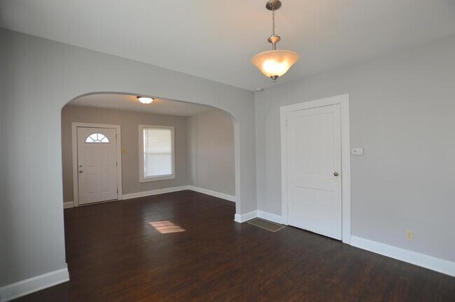 Building Photo - 1048 E Tabor St