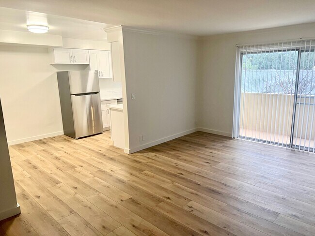 Foto del edificio - 14306 Riverside Dr
