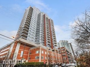 Primary Photo - 2 br, 2 bath - 1600 S Prairie Ave Unit 1202