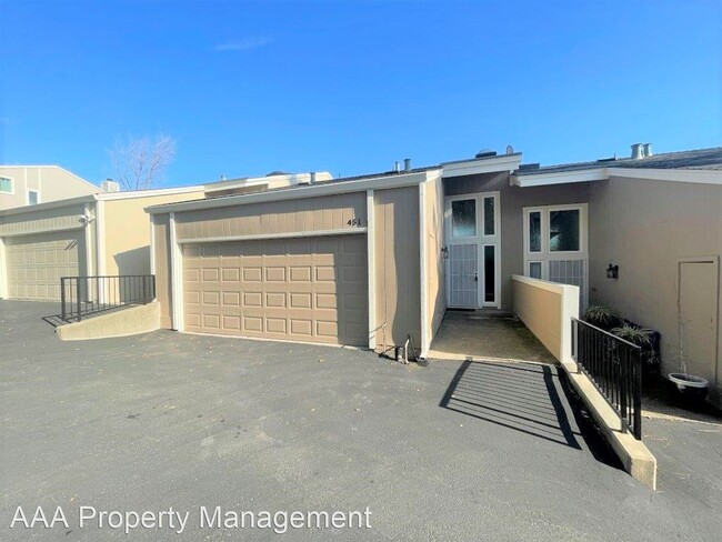 Building Photo - 2 br, 1.5 bath House - 451 Ridgeview Drive