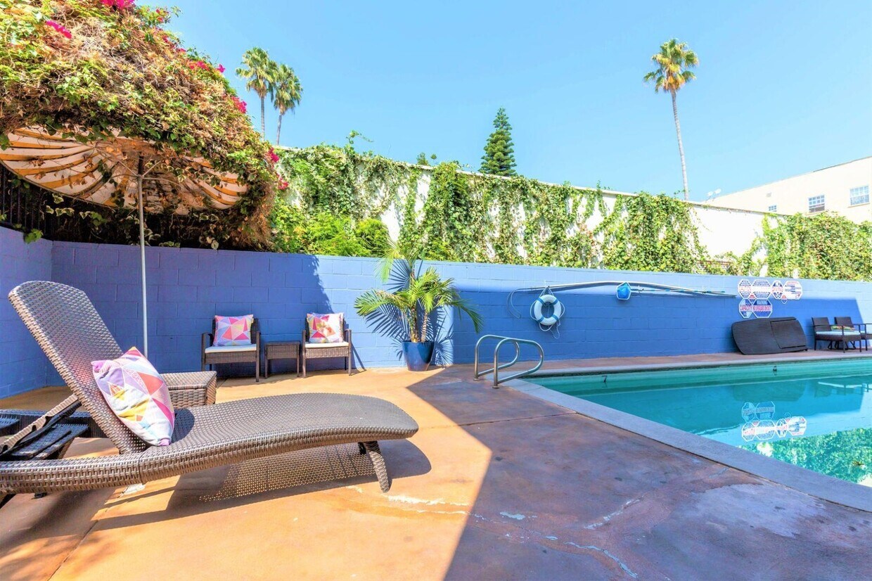 Primary Photo - 1441 N Vista St