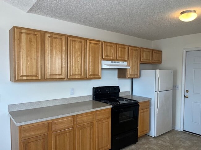 Foto del edificio - Spacious 3-Bedroom Home with Loft & Large Backyard!