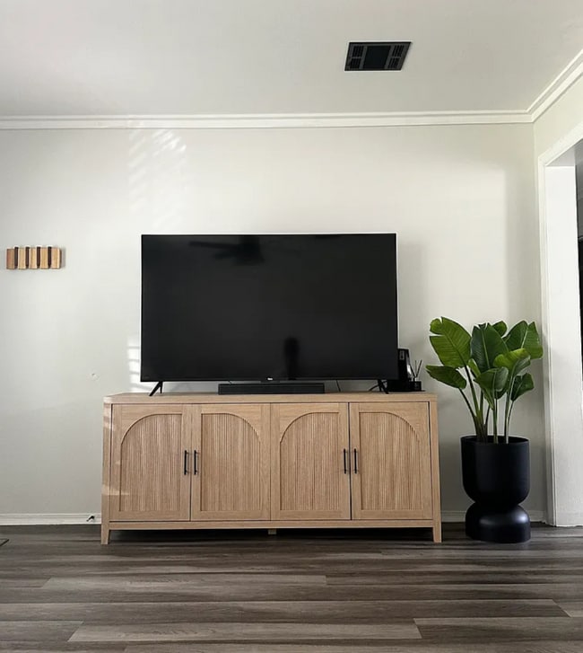 Foto del edificio - 6251 Cedar Ln