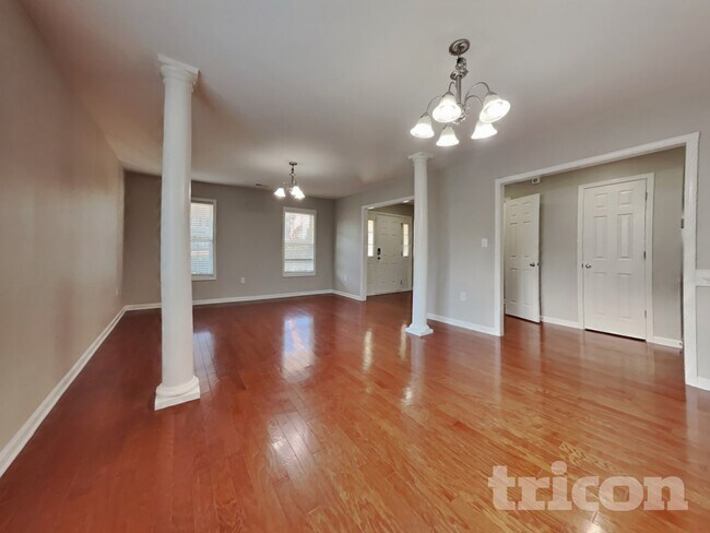 Foto del edificio - 220 Advance Dr