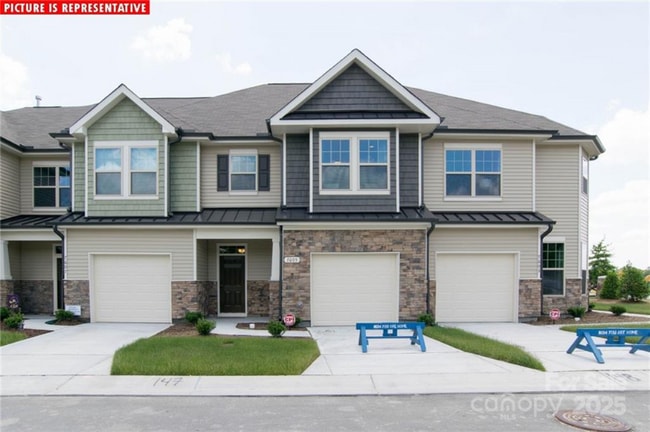 Building Photo - 4939 Misty Wood Dr