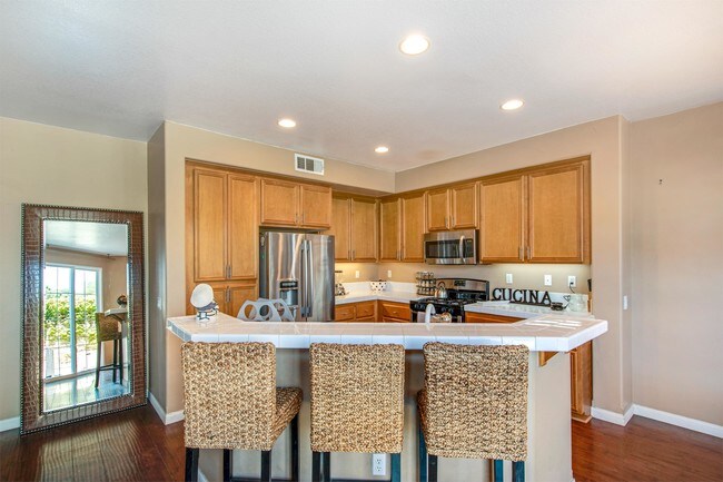 Building Photo - 3681 Chapman Ln