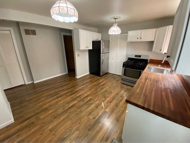 Foto del edificio - 7012 W 138th Ln