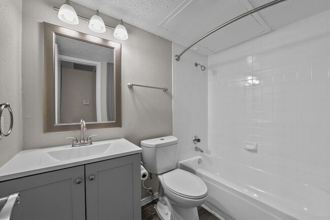 Imagen_0082 - The Landing at McCallum