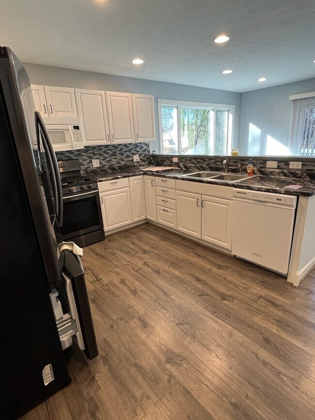 Building Photo - 6301 Walton Heath Dr