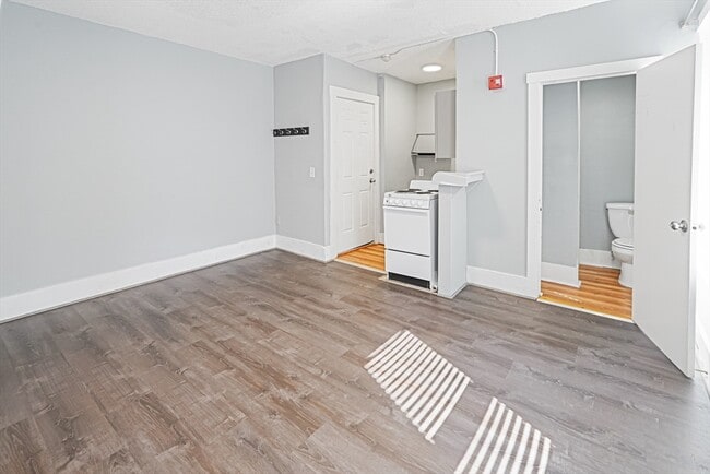 Foto del edificio - 24 Charlton St