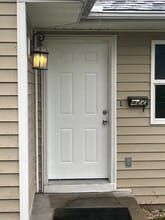 Building Photo - 422 N Hester St