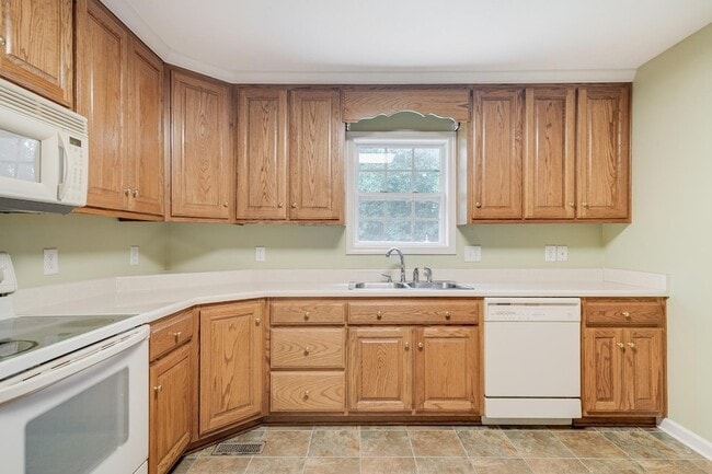 Building Photo - 133 Abbey Rd