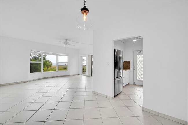Foto del edificio - 1300 N Ocean Blvd