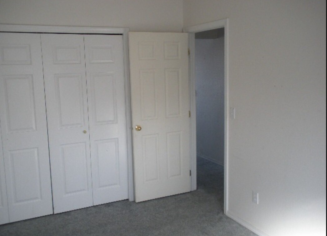 Foto del edificio - 697 W 8th S St