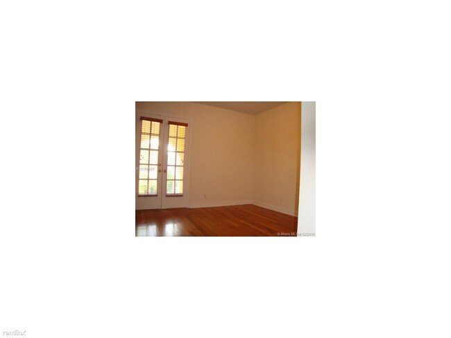 Building Photo - 2 br, 1.5 bath  - 21 Madeira Ave Apt 14